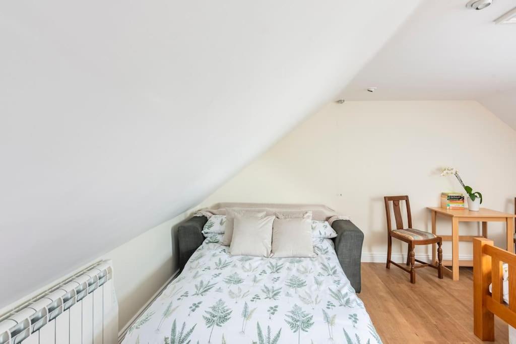 Millfield Apartment *